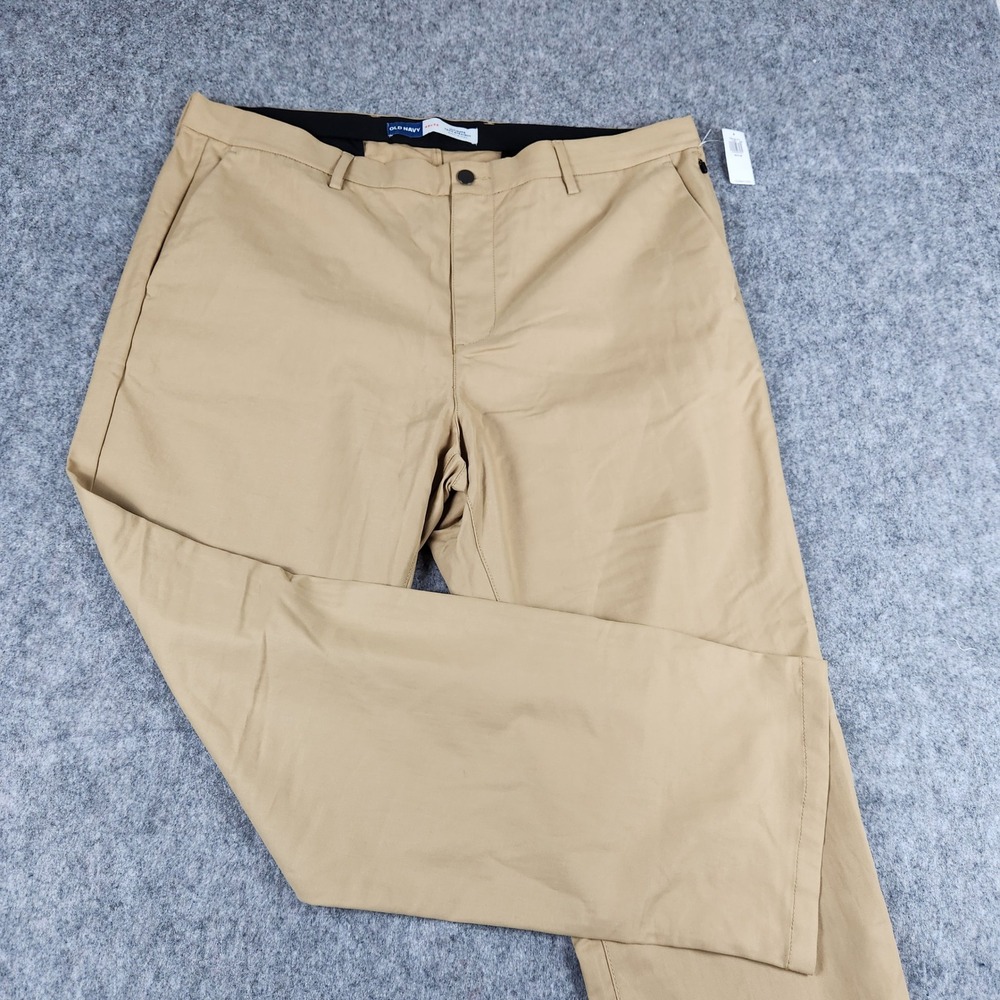 NWT Old Navy Ultimate Tech Straight Pants Men 42x32 Khaki Chino Golf Built Flex